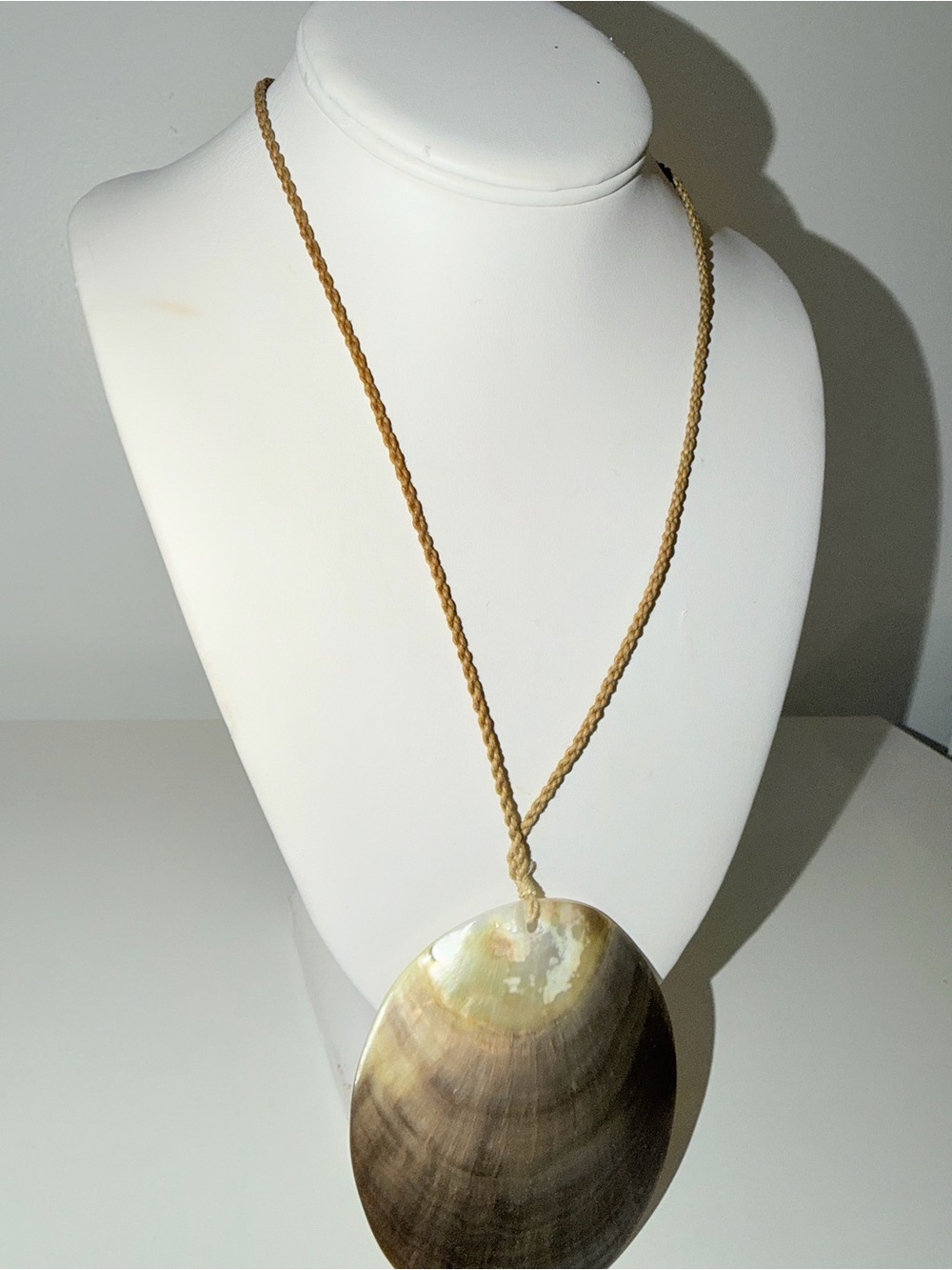 Huge Shell Rope Necklace - Picture 3 of 10